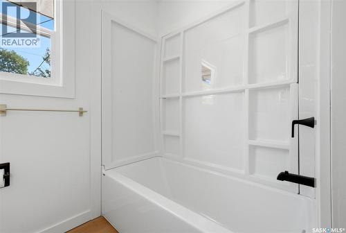 137 Garnet Street, Regina, SK - Indoor