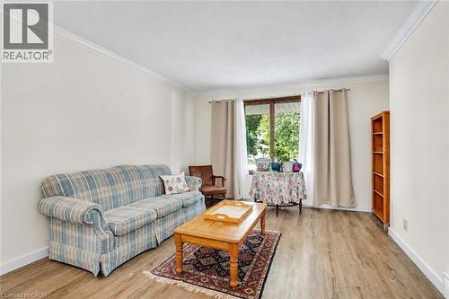 26 Mody Court, London, ON - Indoor Photo Showing Living Room