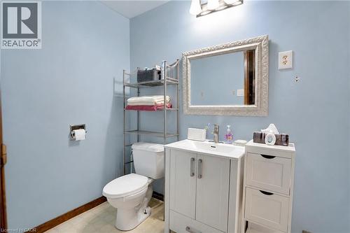 26 Mody Court, London, ON - Indoor Photo Showing Bathroom