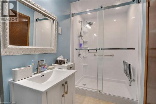 26 Mody Court, London, ON - Indoor Photo Showing Bathroom