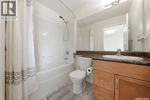 110 Bennion Crescent, Saskatoon, SK - Indoor Photo Showing Bathroom