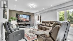 82 PENBRIDGE CIRCLE Brampton, ON L7A 2R1