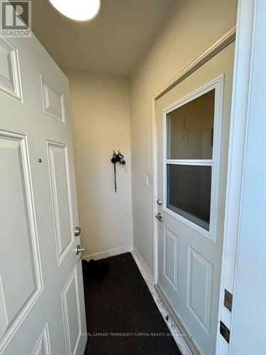 LOWER - 48 NICOLE MARIE AVENUE , Barrie, Ontario L4M 6Y6 3