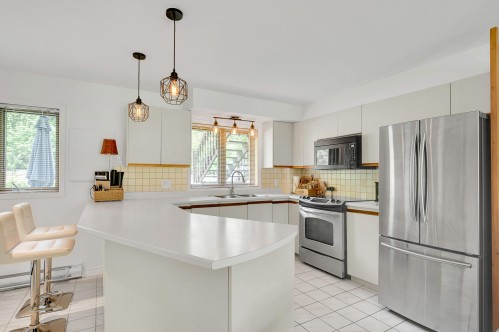 Cuisine - 2-130 Av. St-Jacques, Saint-Sauveur, QC - Indoor Photo Showing Kitchen With Double Sink