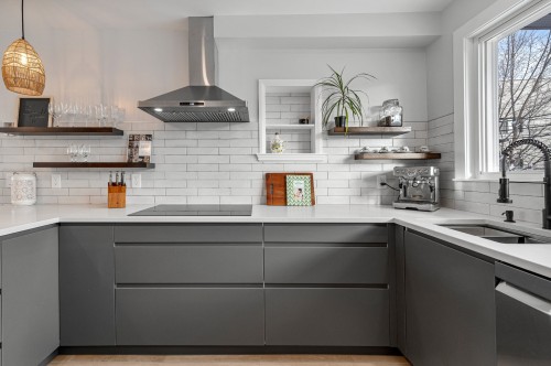 Cuisine - 1040 Rue De Valcartier, Montréal (Villeray/Saint-Michel/Parc-Extension), QC - Indoor Photo Showing Kitchen With Double Sink
