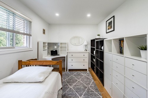 3 Vineberg Drive, Hamilton, ON - Indoor Photo Showing Bedroom
