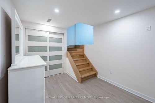3 Vineberg Drive, Hamilton, ON - Indoor