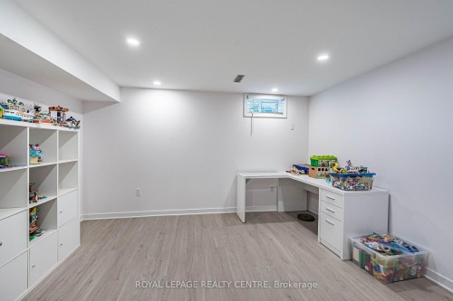 3 Vineberg Drive, Hamilton, ON - Indoor