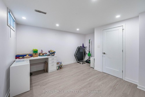 3 Vineberg Drive, Hamilton, ON - Indoor Photo Showing Other Room