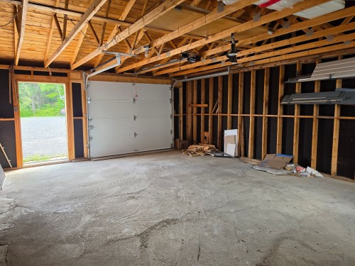 Garage - 917 Rue Principale, Saint-Alphonse-Rodriguez, QC - Indoor Photo Showing Garage
