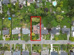 1637 Warren Gdns  Victoria, BC V8S 1S9