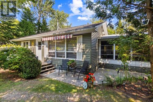 Well maintained cottage inside & outside - 32 Mohawk Drive, Native Leased Lands, ON - Outdoor
