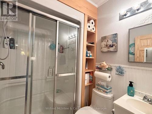 3pc bathroom - 32 Mohawk Drive, Native Leased Lands, ON - Indoor Photo Showing Bathroom