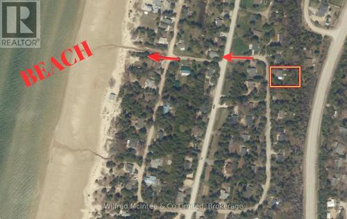 3 minute walk to the beach! - 32 Mohawk Drive, Native Leased Lands, ON - Other