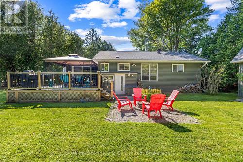 Rear view of cottage - 32 Mohawk Drive, Native Leased Lands, ON - Outdoor With Deck Patio Veranda