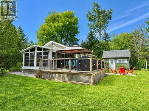 Sun porch & rear private deck - 32 Mohawk Drive, Native Leased Lands, ON - Outdoor With Deck Patio Veranda