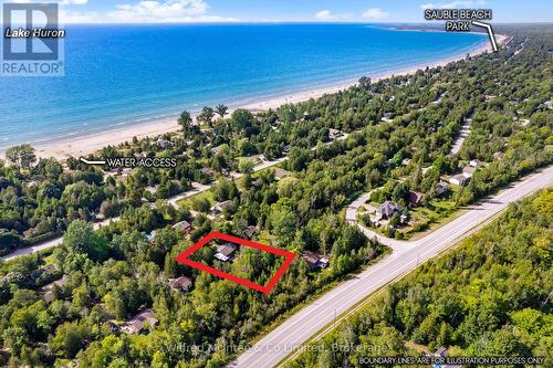 Minutes to downtown Sauble Beach - 32 Mohawk Drive, Native Leased Lands, ON - Outdoor With Body Of Water With View