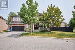 8 MACKELLER COURT  Ajax, ON L1T 0G2