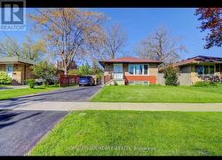 6 GREYABBEY TRAIL  Toronto, ON M1E 1V7