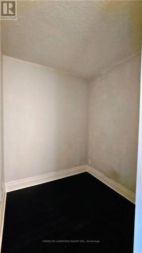 Den - 513 - 131 Upper Duke Crescent, Markham, ON - Indoor Photo Showing Other Room