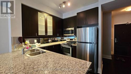 513 - 131 Upper Duke Crescent, Markham, ON - Indoor Photo Showing Kitchen With Double Sink