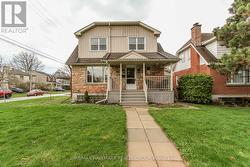 220 COWLEY AVENUE  Ottawa, ON K1Y 0G9