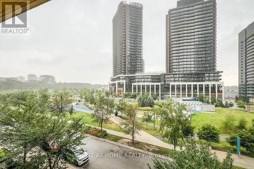 511 - 95 Mcmahon Drive, Toronto, ON - Outdoor