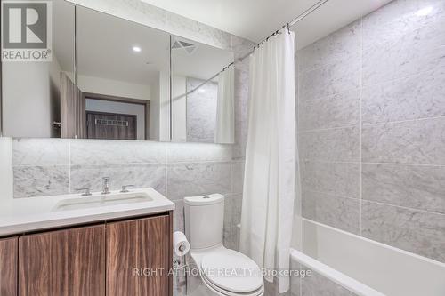 511 - 95 Mcmahon Drive, Toronto, ON - Indoor Photo Showing Bathroom