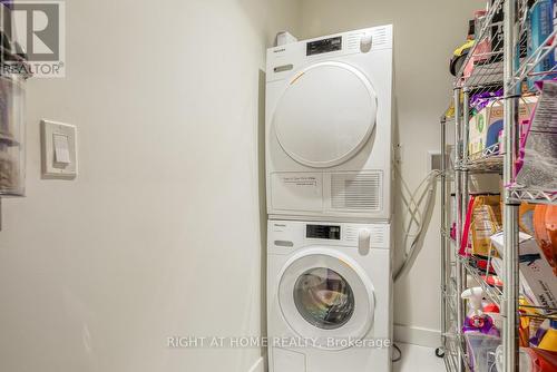 511 - 95 Mcmahon Drive, Toronto, ON - Indoor Photo Showing Laundry Room