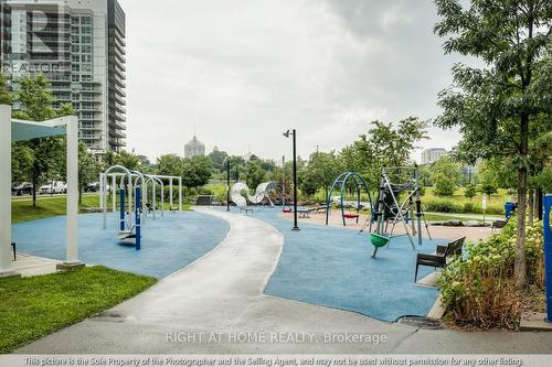 511 - 95 Mcmahon Drive, Toronto, ON - Outdoor