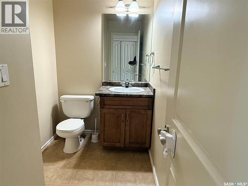 212 415 Lynd Crescent, Saskatoon, SK - Indoor Photo Showing Bathroom