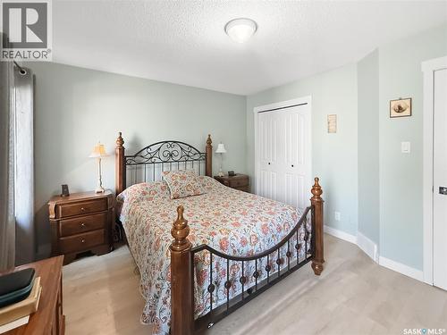 625 7Th Avenue Ne, Swift Current, SK - Indoor Photo Showing Bedroom