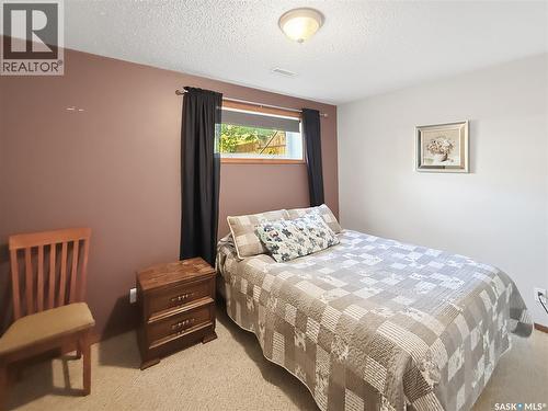 625 7Th Avenue Ne, Swift Current, SK - Indoor Photo Showing Bedroom