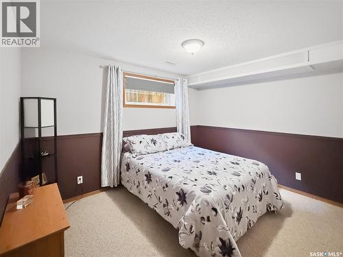 625 7Th Avenue Ne, Swift Current, SK - Indoor Photo Showing Bedroom