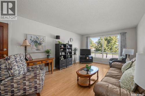 21 Plaxton Place, Prince Albert, SK - Indoor Photo Showing Living Room