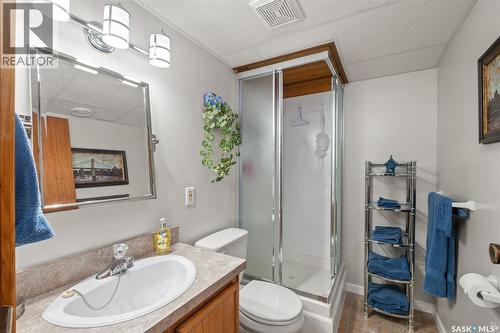 21 Plaxton Place, Prince Albert, SK - Indoor Photo Showing Bathroom
