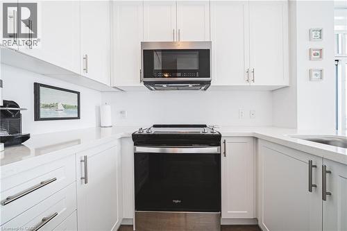 470 E Dundas Street E Unit# 1202, Waterdown, ON - Indoor Photo Showing Kitchen