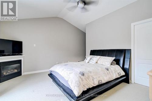 353 Sparrow Circle, Pickering, ON - Indoor Photo Showing Bedroom