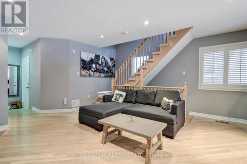 353 Sparrow Circle, Pickering, ON - Indoor Photo Showing Living Room