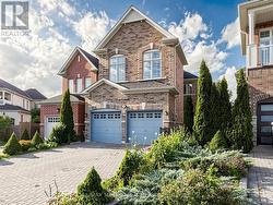 84 BRAEBROOK DRIVE  Whitby, ON L1R 0M9