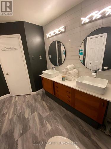 2001 Faversham Avenue, Burlington, ON - Indoor Photo Showing Bathroom
