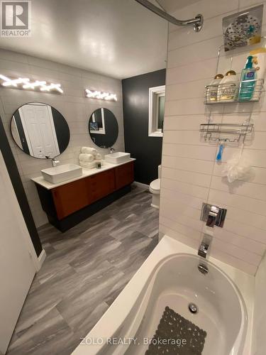 2001 Faversham Avenue, Burlington, ON - Indoor Photo Showing Bathroom
