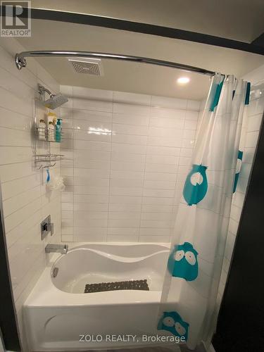 2001 Faversham Avenue, Burlington, ON - Indoor Photo Showing Bathroom