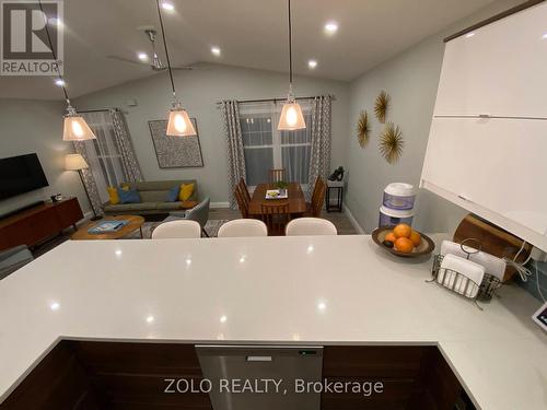 2001 Faversham Avenue, Burlington, ON - Indoor