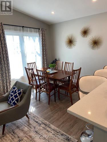 2001 Faversham Avenue, Burlington, ON - Indoor Photo Showing Dining Room