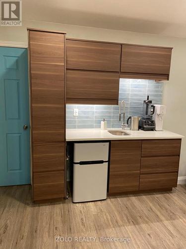 2001 Faversham Avenue, Burlington, ON - Indoor