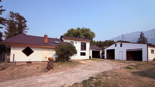 5740 95 Highway, Edgewater, BC - Outdoor