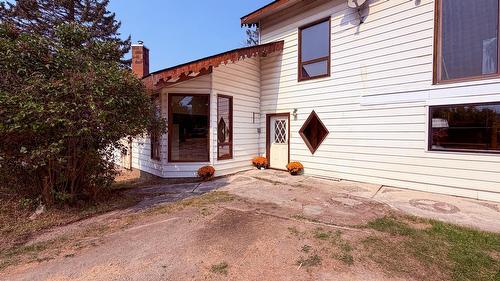 5740 95 Highway, Edgewater, BC - Outdoor