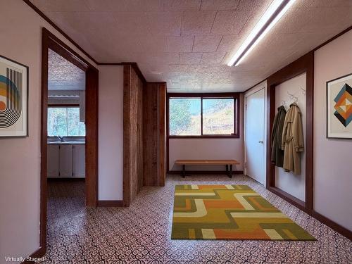 5740 95 Highway, Edgewater, BC - Indoor Photo Showing Other Room