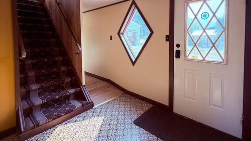5740 95 Highway, Edgewater, BC - Indoor Photo Showing Other Room